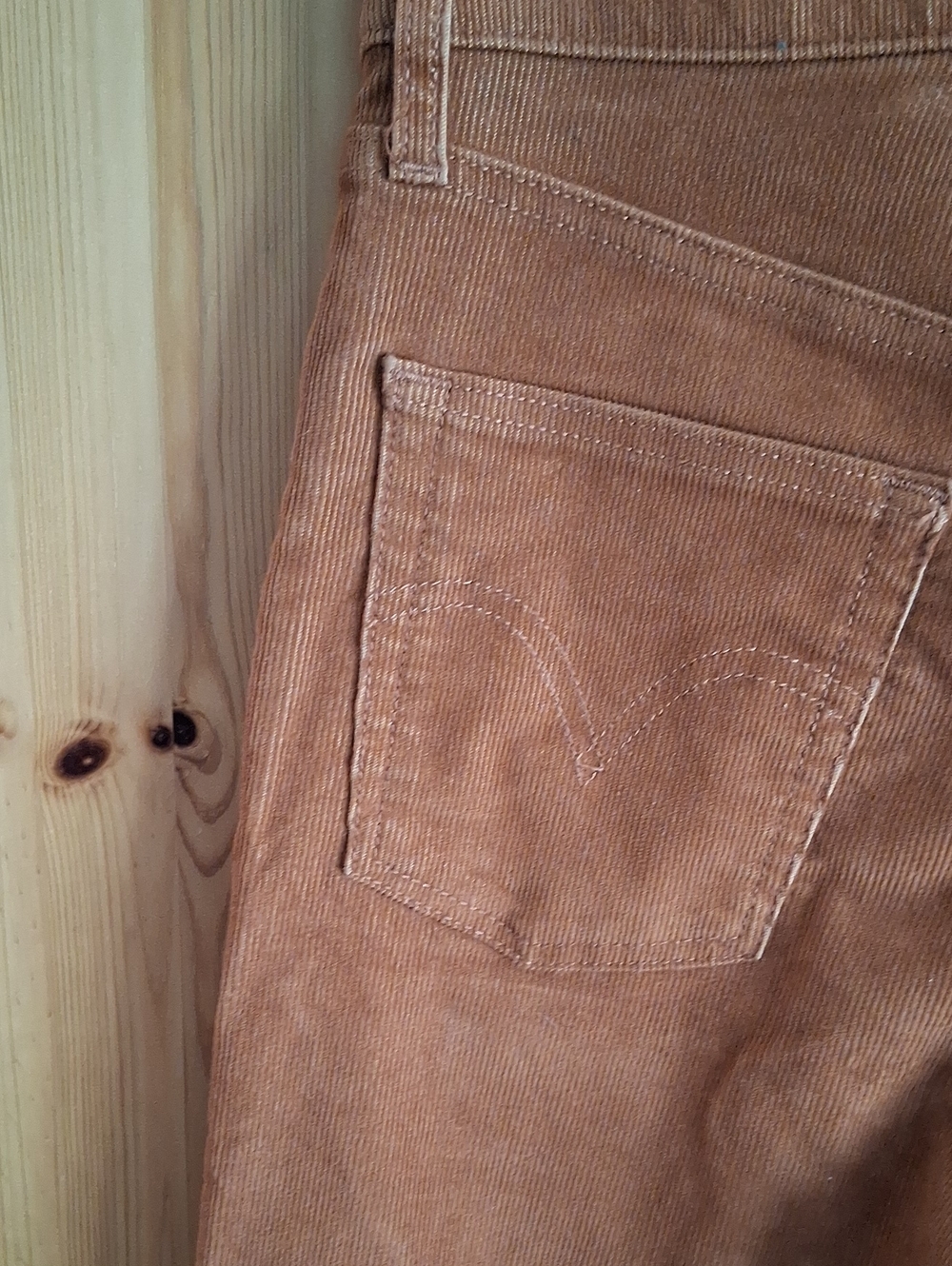 Levi's Premium Button Fly Rust Corduroy Boho Western Ribcage Flare Pants Sz 27 - Picture 7 of 10